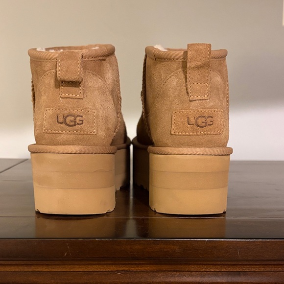 UGG Women’s Classic Ultra Mini Platform Boots - Picture 4 of 16